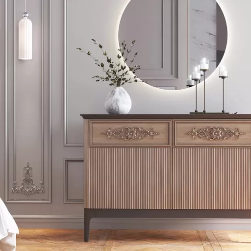 ELONGATED CARVED WINDOW MOULDING FROM WOOD